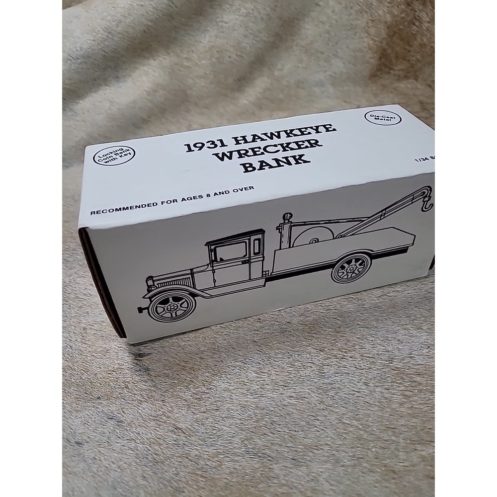 Ertl 1931 Hawkeye Motor Truck Bank Scott Towels #9453 1/34 Scale - NIB